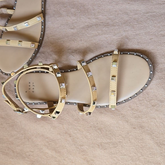 A New Day Sandals - Picture 5 of 8